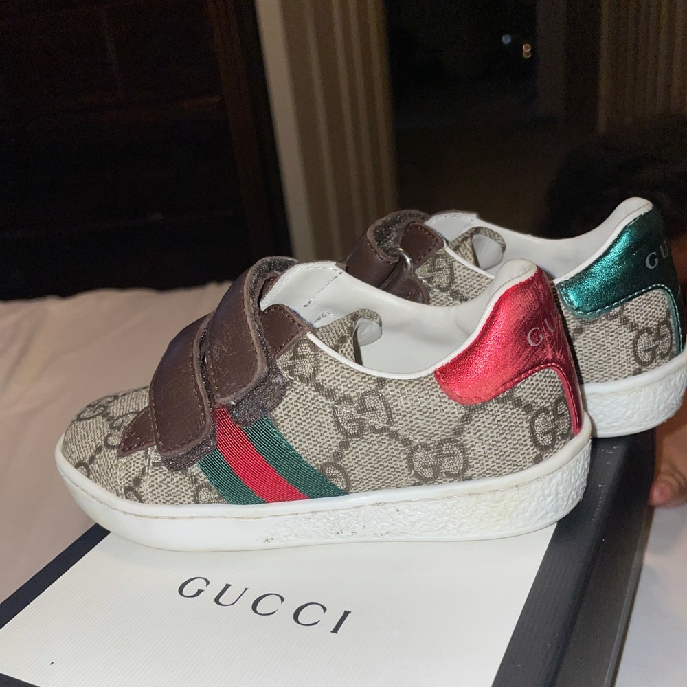 Kids Gucci shoes size 23